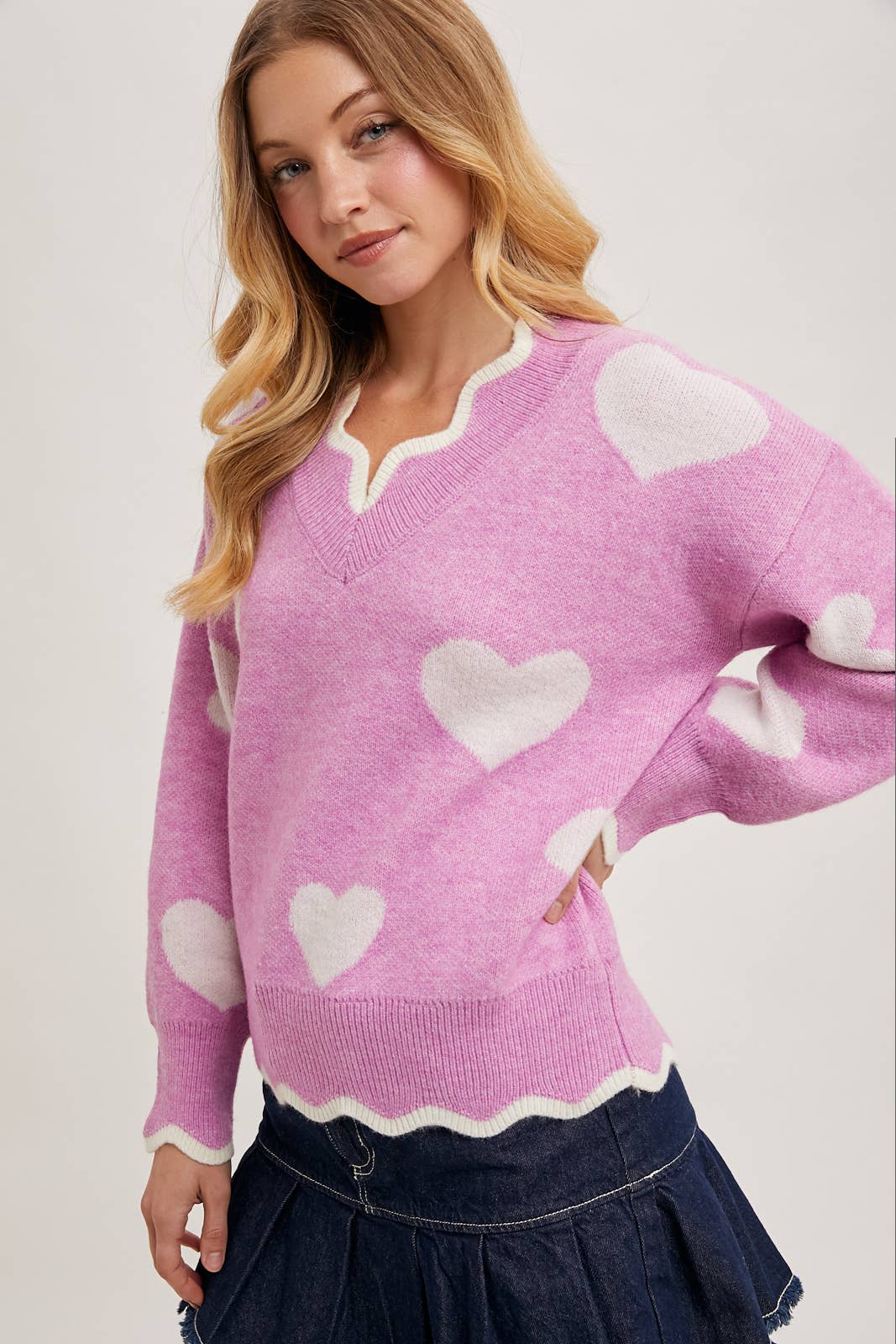 HEART SCALLOP TRIMMED CONTRAST KNIT SWEATER VALENTINE'S DAY